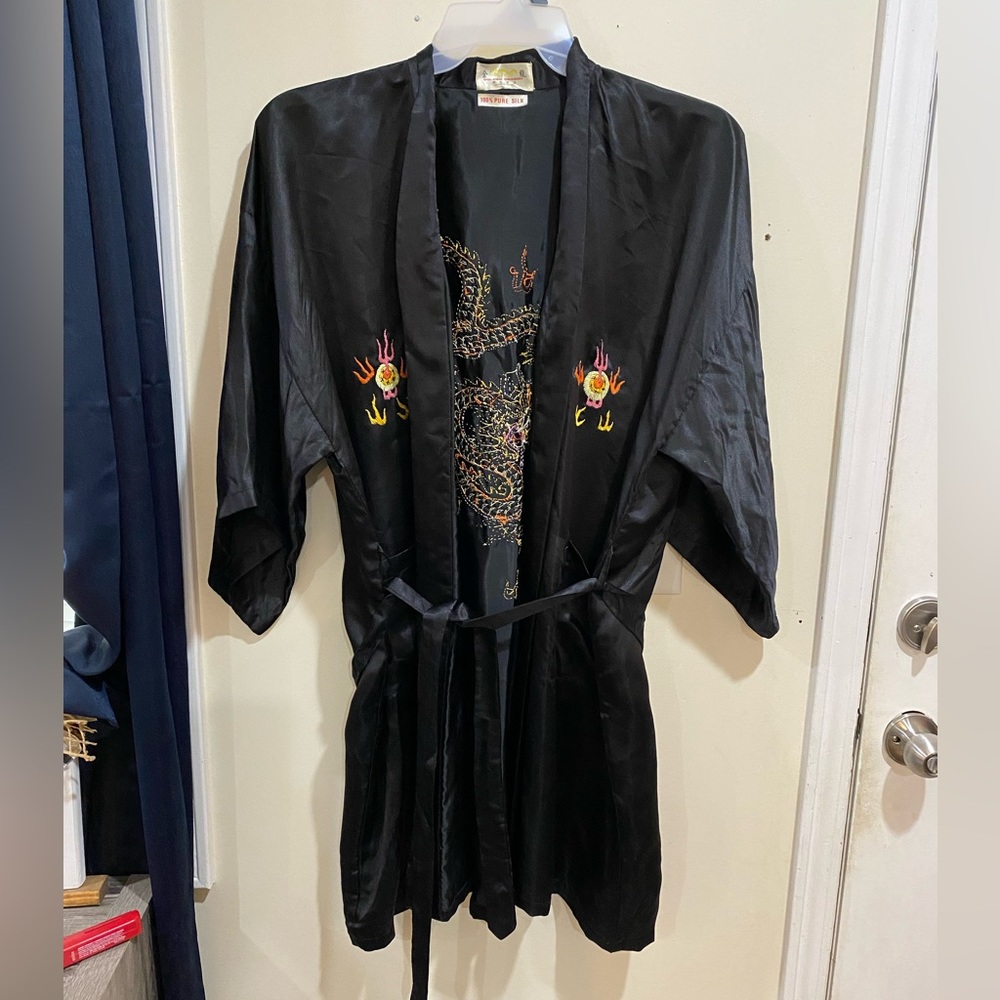 Golden Dragon Black 100% Pure Silk Robe… Size: S/M…Pre-Worn Condition